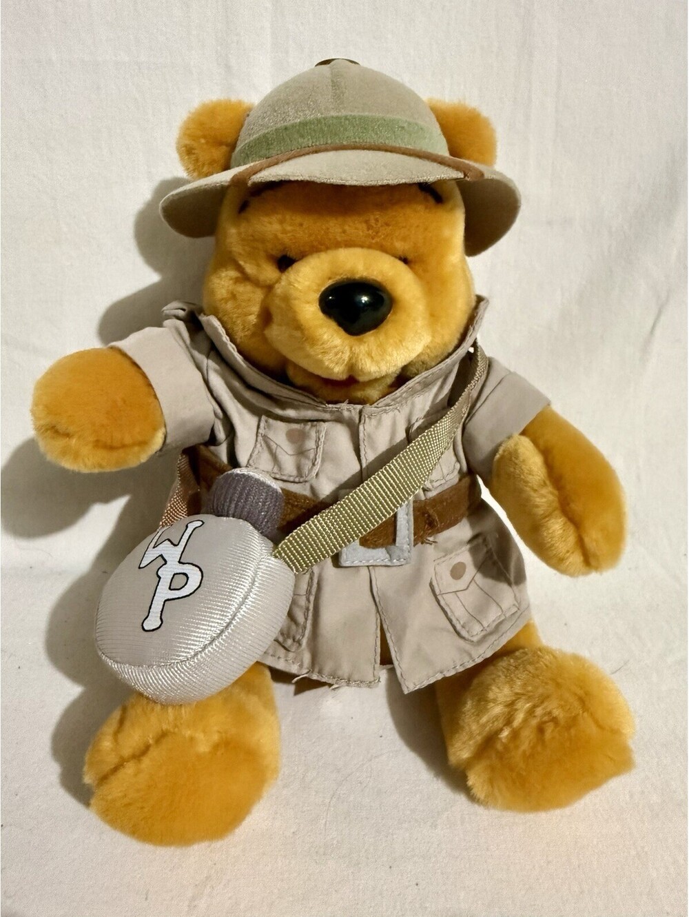 Disney World Exclusive Animal Kingdom Winnie The Pooh Safari Guide 10" Plush
